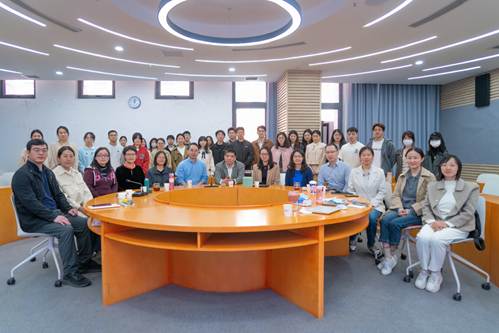 经济与法律的交融：科斯与波斯纳的比较研究——球盟会经济系与工商管理系合办读书会成功举行