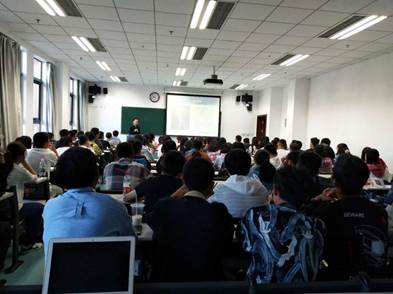 球盟会工商管理专业2018级本科生入门导论课程顺利进行