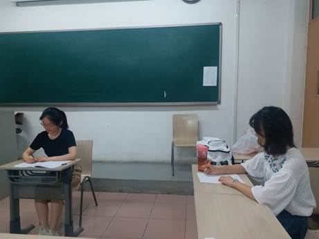 球盟会产业经济系2017级硕士研究生开题报告会顺利举行