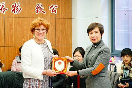 球盟会国际商务系举行中法高端品牌管理论坛暨法国葡萄酒文化交流会