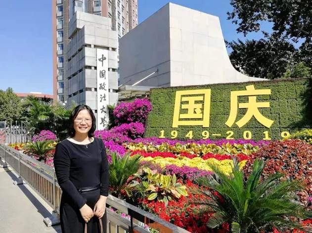 公司教师黄立君获评2022年qmh球盟会研究生优秀导师