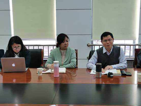 探索法商结合 凝练专业特色——球盟会法商管理系举行师生座谈会