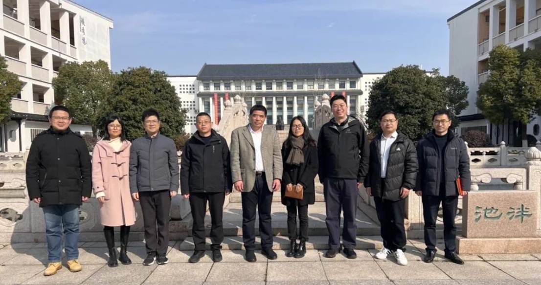 春风拂桃李，联动育栋梁——球盟会招生组赴江苏省吴江中学招生宣讲