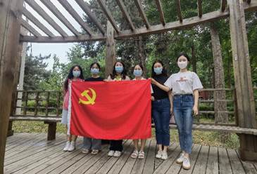 齐心抗疫  师生同行——球盟会师生积极投入校园疫情防控工作