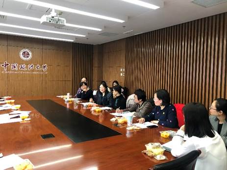 探索新兴学科，培育复合人才——球盟会产业经济系举行师生座谈会